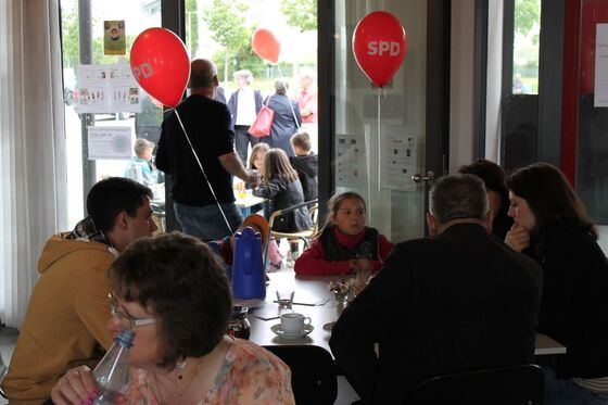 Fröhliche Atmosphäre im Kaffeetässle Foto: spd kün