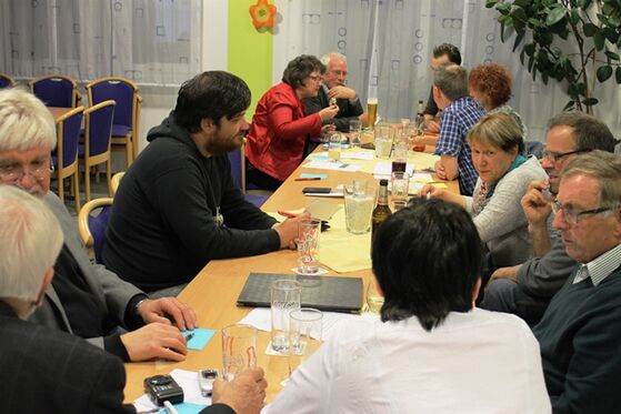 Pausengespräche in der Hauptversammlung Foto: spd kün