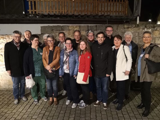 Kandidat*innen-Team vor dem Kino Prestige in Künzelsau